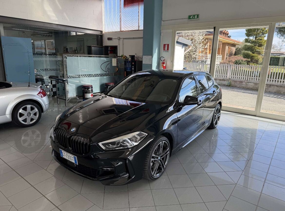 BMW Serie 1 (F40) 118d M Sport 🚗