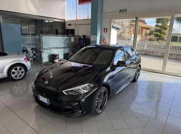 BMW Serie 1 (F40) 118d M Sport 🚗