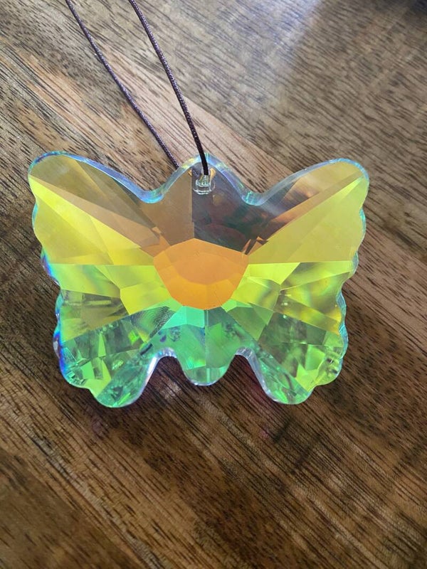 Suncatcher ‘Happy Butterfly’ (in twee kleuren)