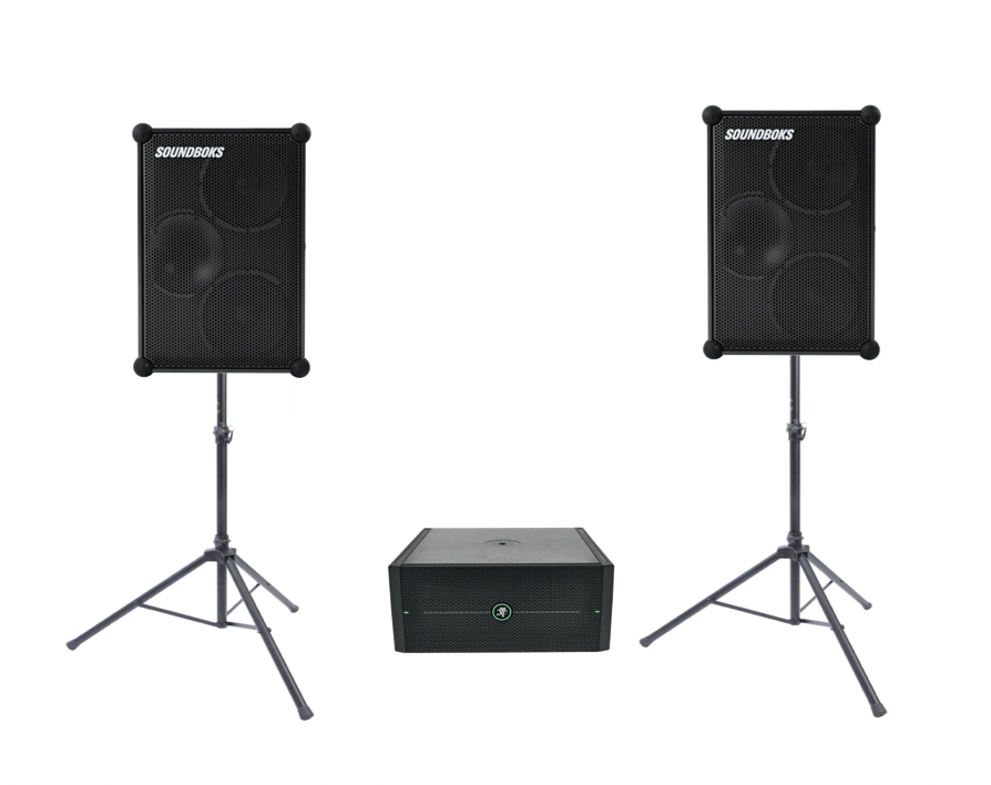 Zwei SOUNDBOKS 4 mit Mackie ThumpSub GO Akku-Subwoofer