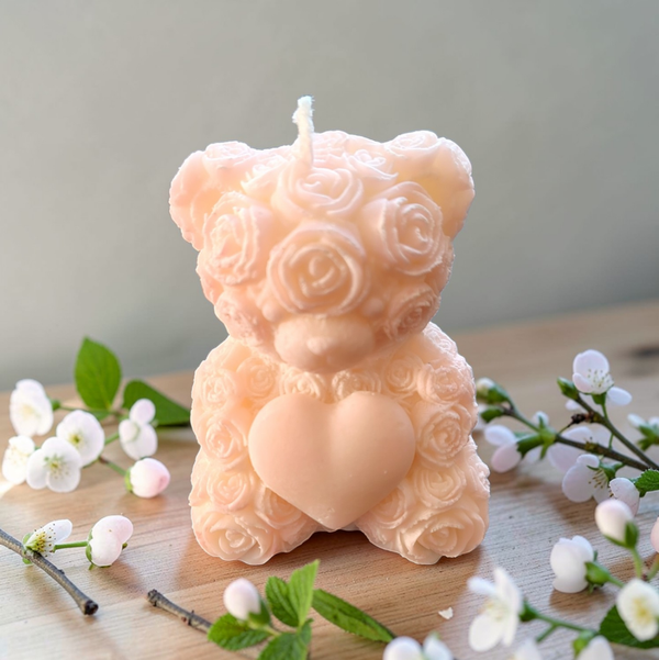 Świeca sojowa- Mis w różyczki z sercem