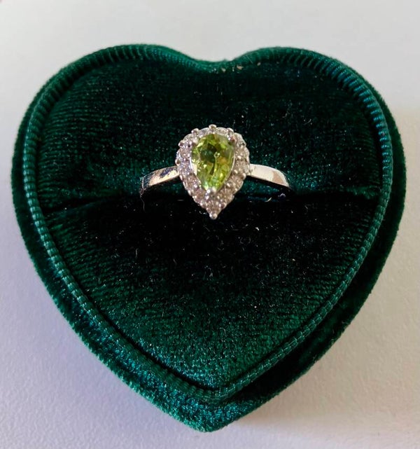 Peridot/IOlivijn ring verzilverd en verstelbaar