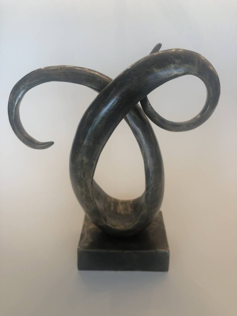 Abstract bronzen beeld - The move in Brons