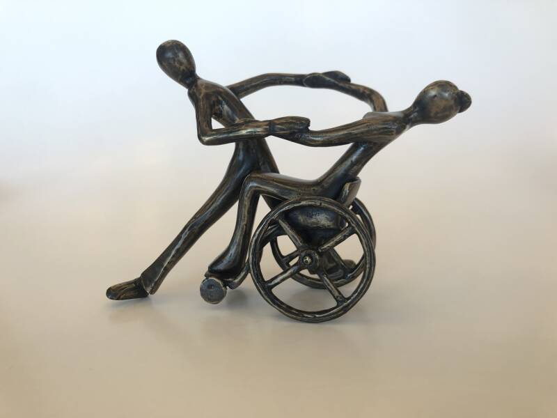 Uniek Bronzen Beeldje van een Rolstoel danspaar (Alex en Jacquline Glijn) in brons door Marius Verhagen