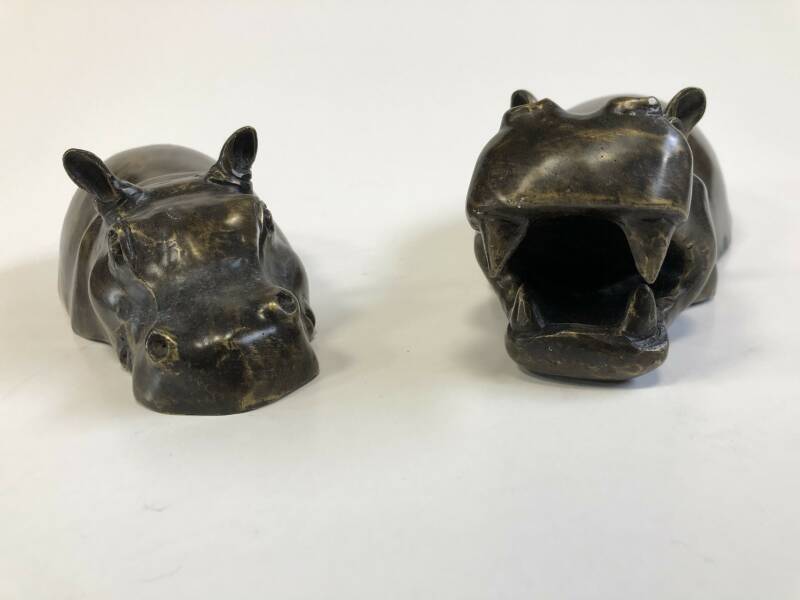 Bronzen Dieren beelden van een mannetjes en vrouwtjes Nijlbaard in Brons van de Bronzenbeelden-winkel uit Lent