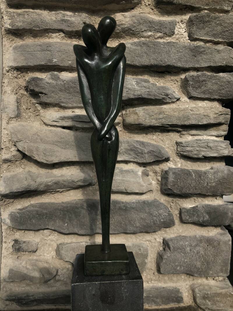 Bronzen Liefdes  kado - Liefdeskoppel in Groen gepatineerd Brons