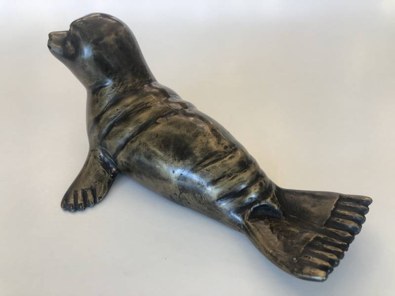 Bronzen Beeld. Jonge Zeehond in brons in Brons. Zware uitvoering.