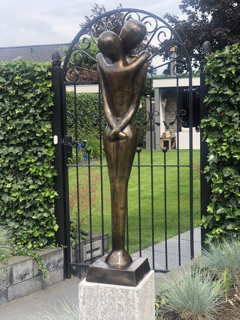 Liefdes beelden van hoogwaardig brons voor binnen en buiten