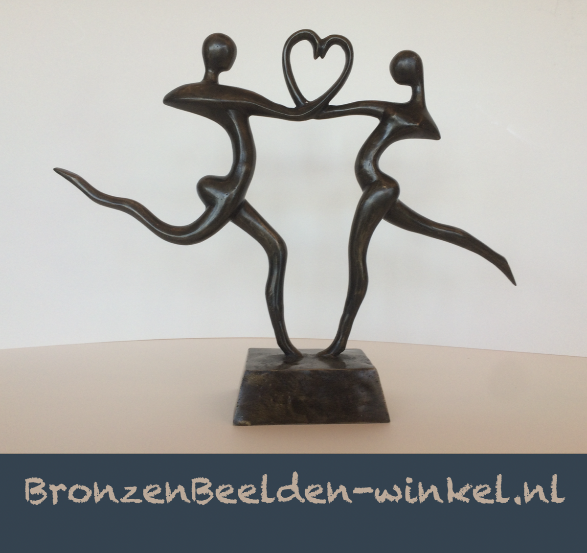 Brons (Onbekend) - handen op ware grootte, ineen gevouwen Verkocht Brons (Onbekend) - handen op ware grootte, ineen gevouwen Verkocht