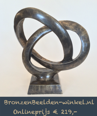 Ideaal Huwelijkskado - Abstracte trouwringen Twee ringen in elkaar verbonden in Brons op sokkel.