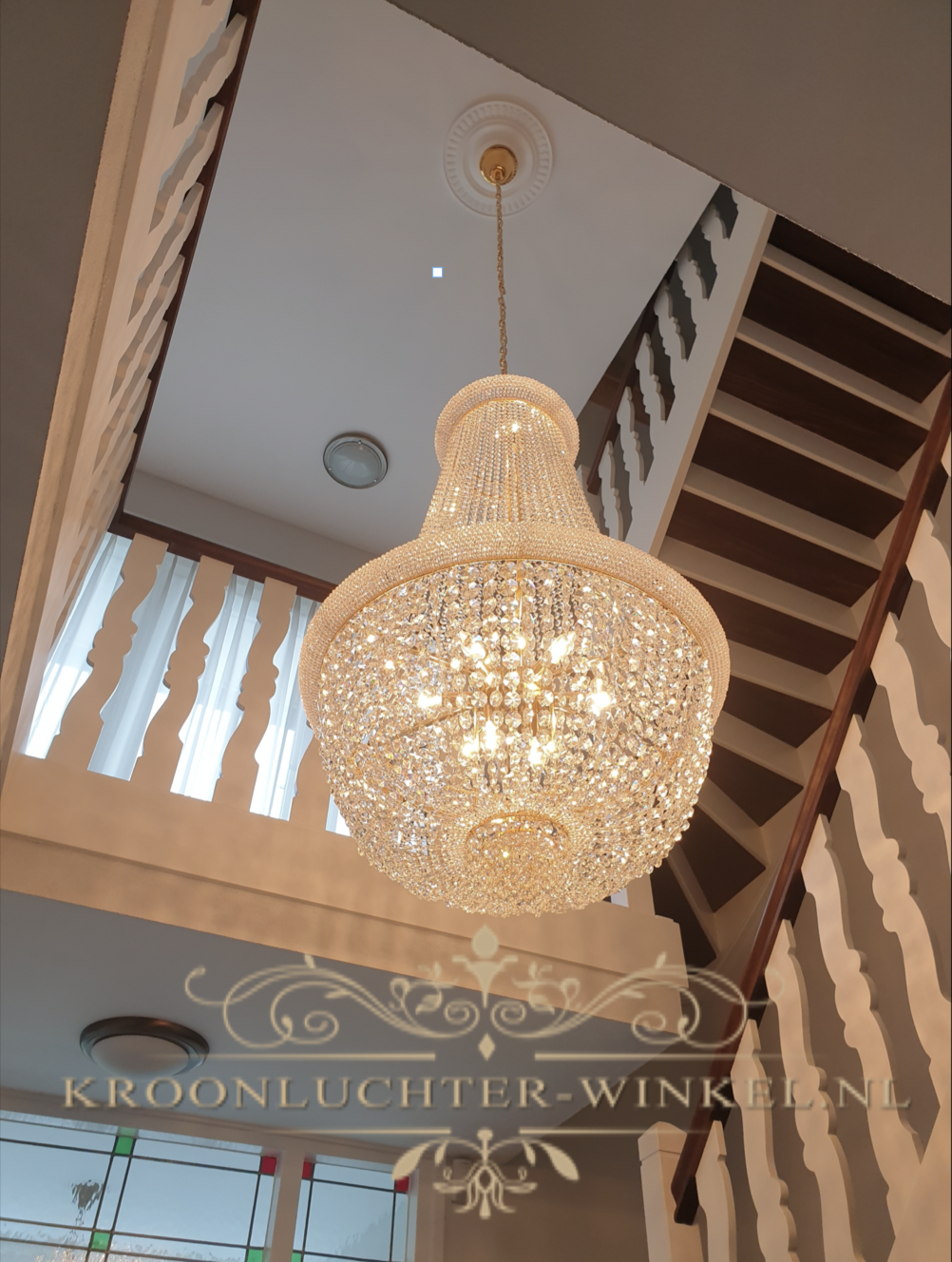 Op zoek naar een échte KRistal kroonluchter? Bezoek ook onze Kroonluchter-winkel