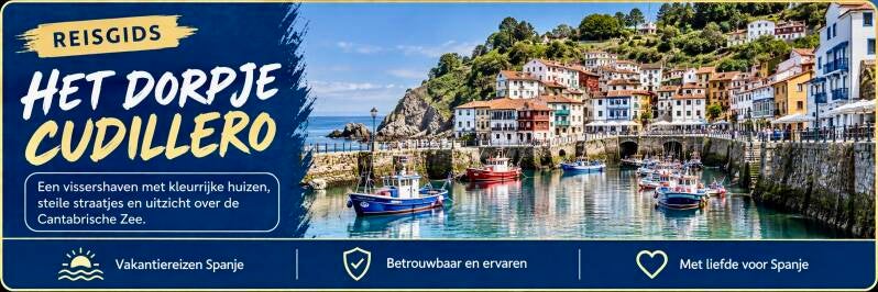 Cudillero in Asturië met kleurrijke huizen tegen de heuvel en vissersboten in de haven.