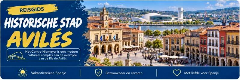 Historische stad Avilés met het oude centrum en het moderne Centro Niemeyer aan de Ría de Avilés.