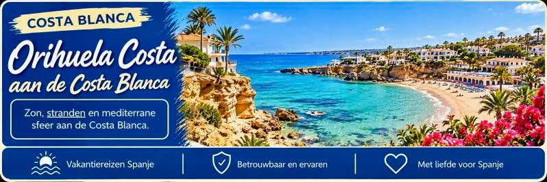 Orihuela Costa aan de Costa Blanca met zandstrand, turquoise zee, rotsachtige kust, palmbomen en witte villa’s