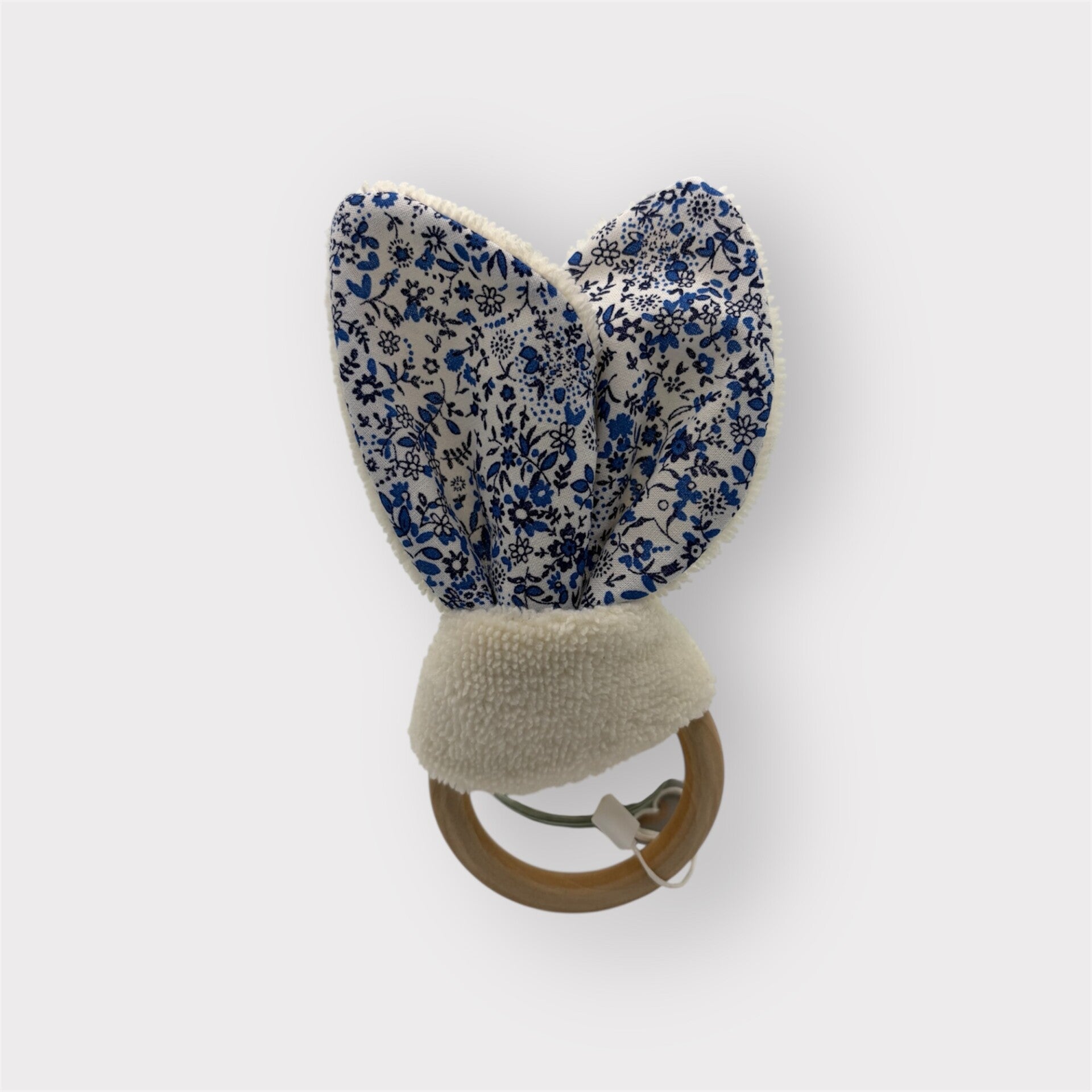 Anneau de dentition lapin - tissu blanc et fleurs bleu foncé