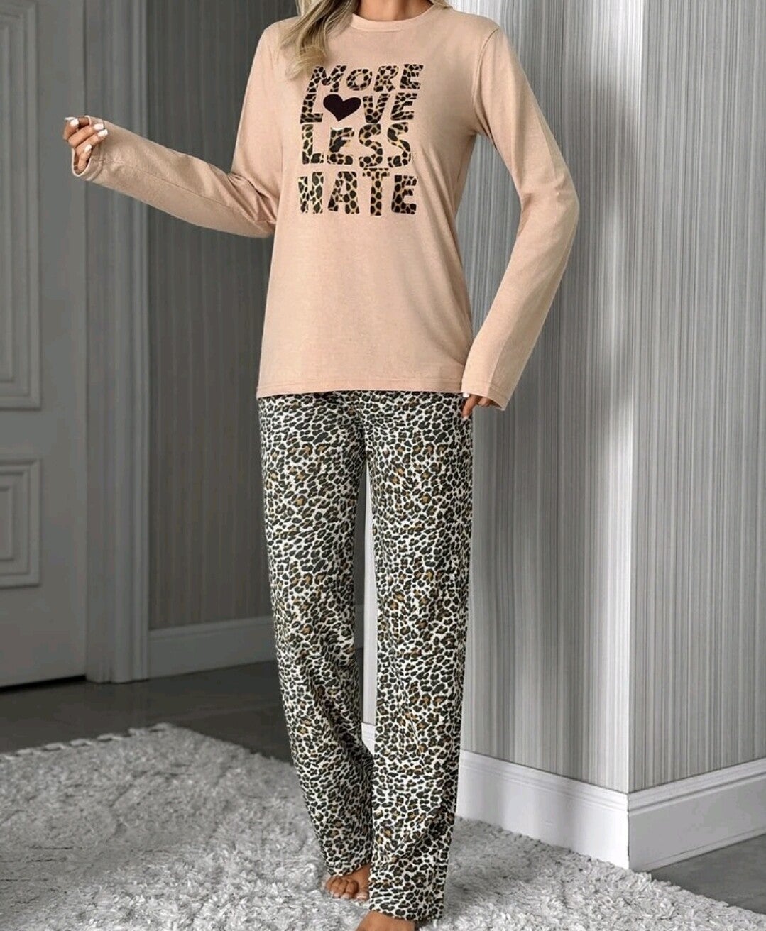 More Love Less Hate – Leopard pyjama