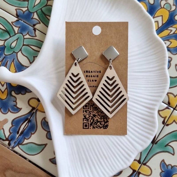 OORBELLEN GEOMETRIC TRAINGLE