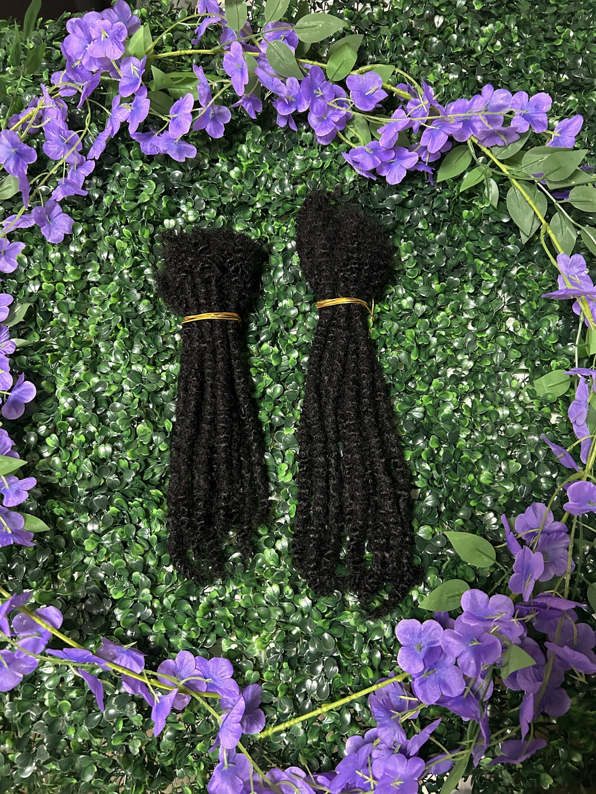 Textured Loc Extensions (10/Strands)