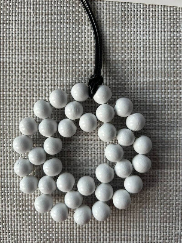 Valkoinen - Kiiltävä