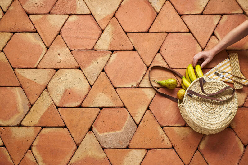 Tegels van klei / terracotta. Moderne tegels met historische charme, Prachtige kleurschakeringen en diverse vormen