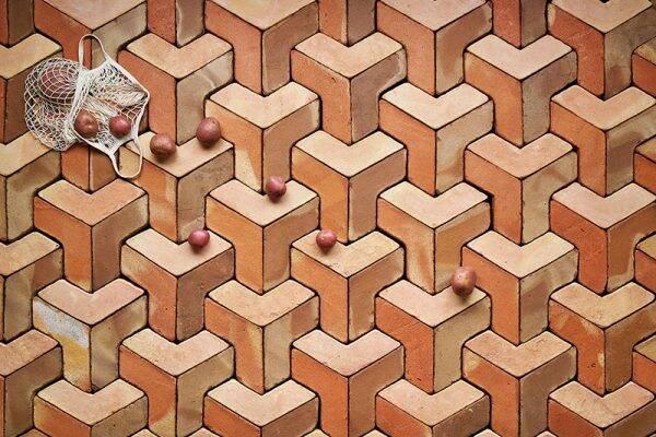 Tegels van klei / terracotta. Moderne tegels met historische charme, Prachtige kleurschakeringen en diverse vormen