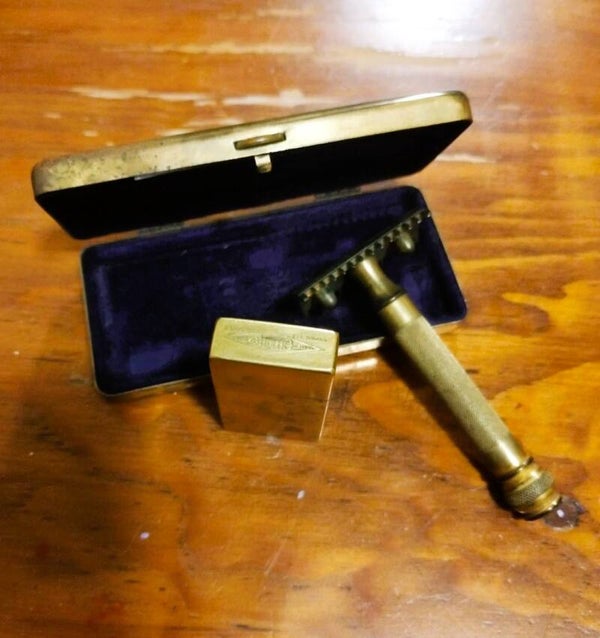 JUEGO DE RASURAR, GUILLET.  1920.