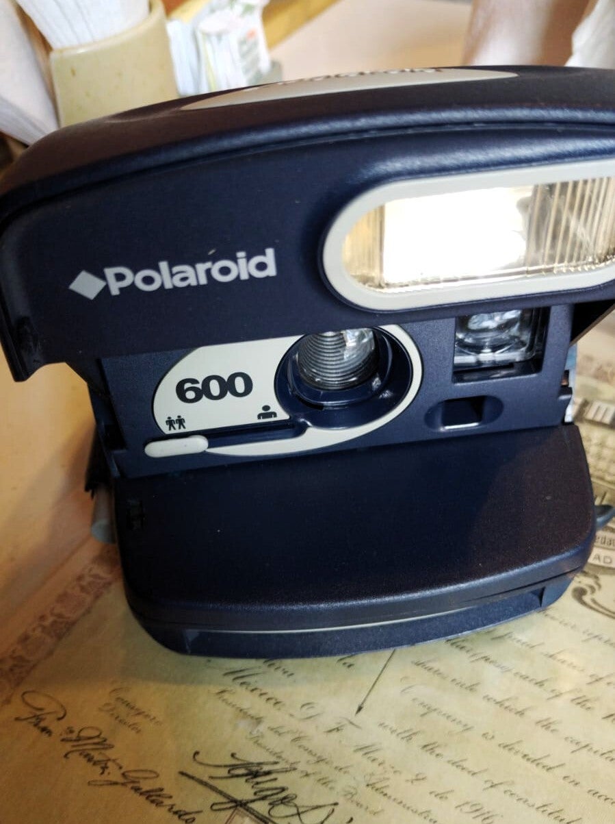 CÁMARA POLAROID 600 INSTANTANEA. 1980
