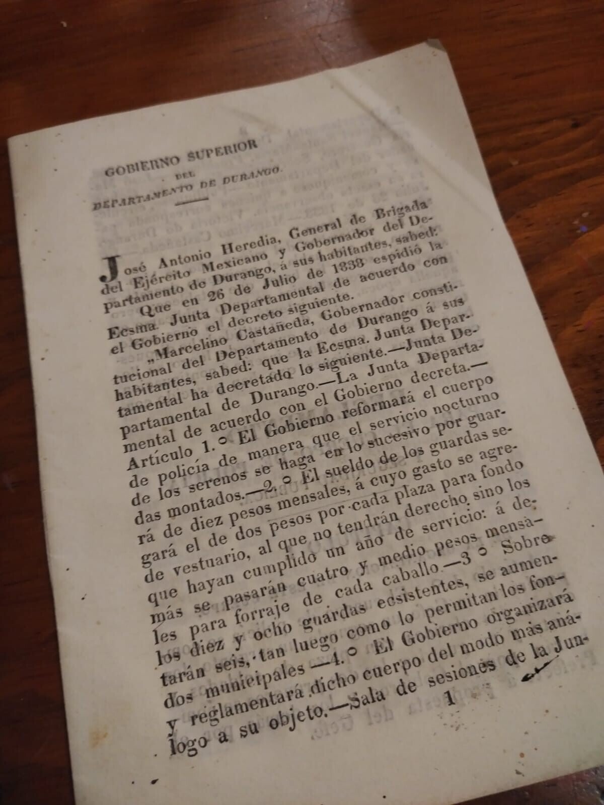 REGLAMENTO PARA EL CUERPO DE POLICÍA Y SEGURIDAD PÚBLICA. 1842