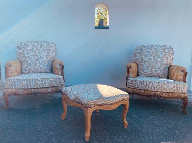 Fauteuils &amp; repose-pied style Louis XV.jpg
