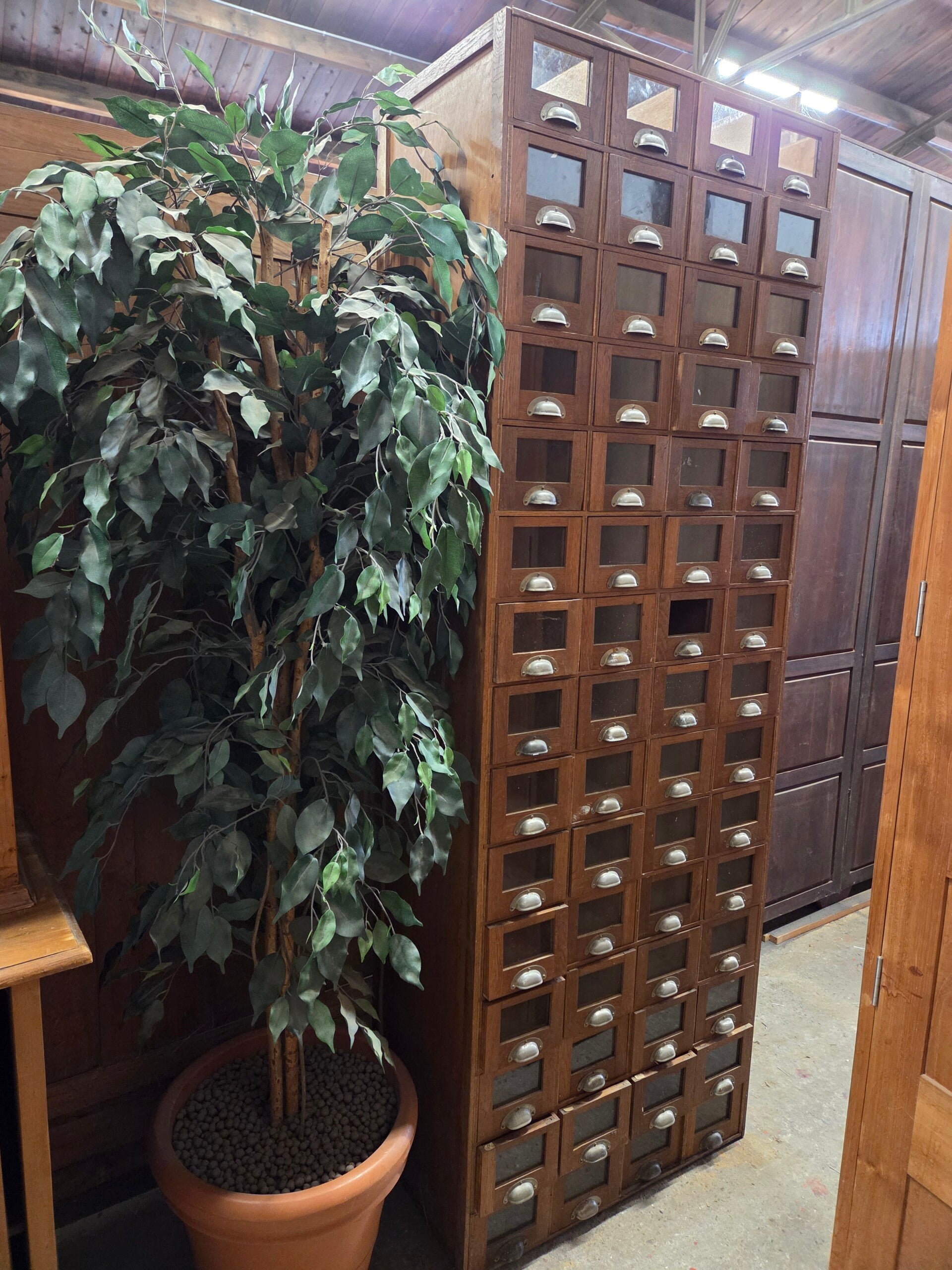 Prachtige handgemaakte fourniturenkast