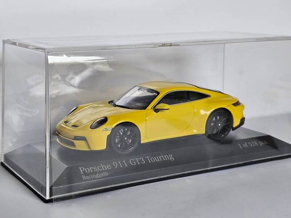 Porsche 911 992 GT3 Touring 1:43 Minichamps