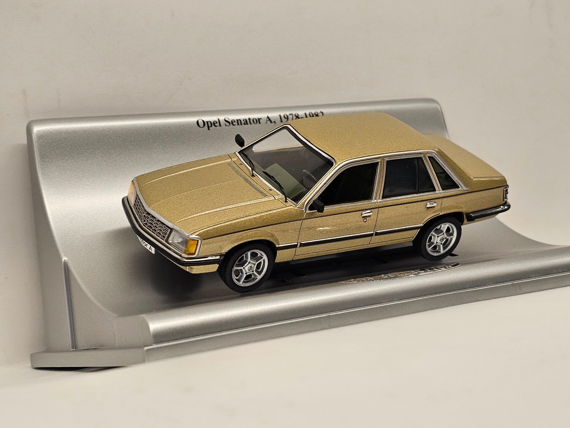 Opel Senator 1:43 Schuco