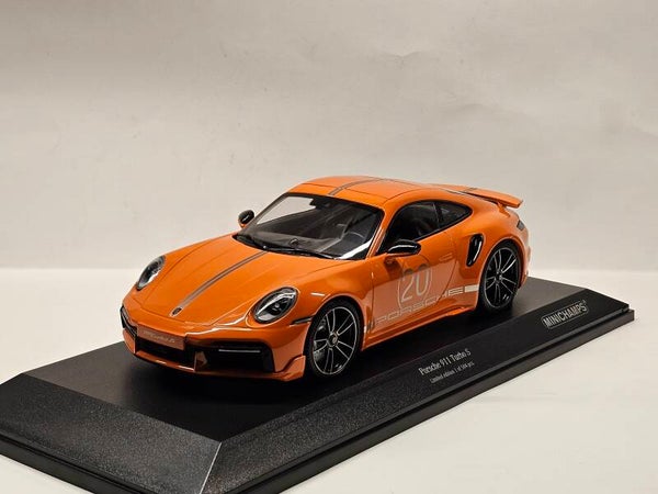 Porsche 911 992 Turbo S 1:18 Minichamps
