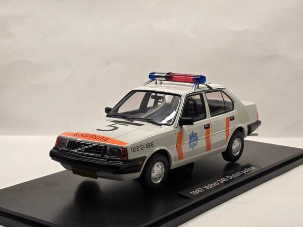 Volvo 340 Rijkspolitie 1:18 Triple9