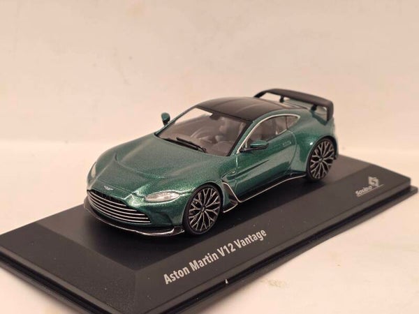 Aston Martin V12 Vantage 1:43 Solido