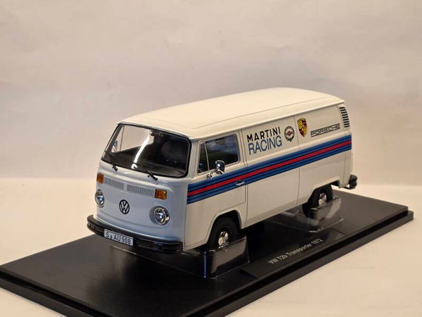 Volkswagen T2b Transporter Porsche Martini Racing 1:18 KK Scale