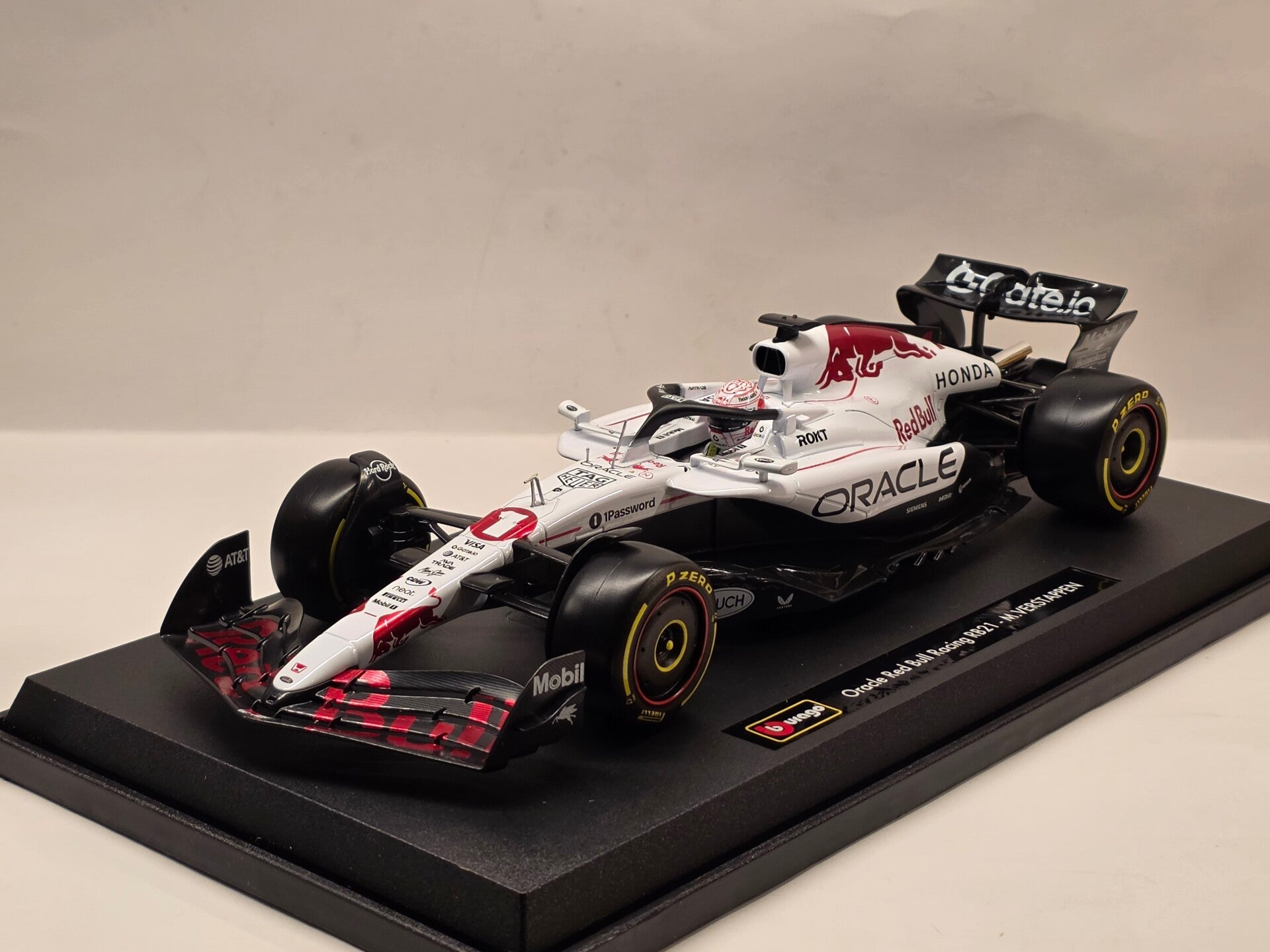 Red Bull Racing RB21 Japan GP Verstappen 1:18 Bburago