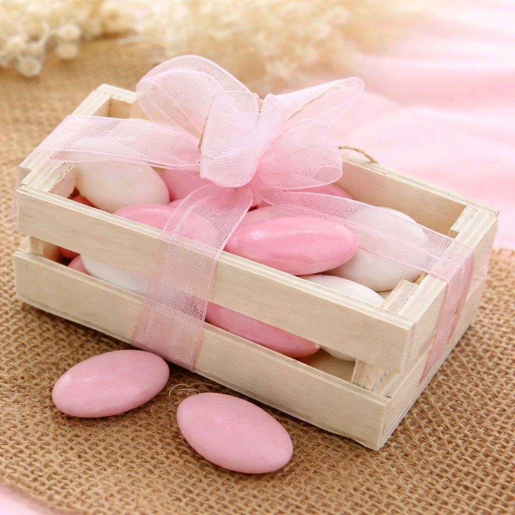 Caisse pour dragées en bois   9x5,5x3,5cm