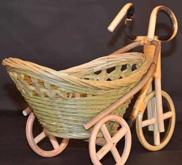 Corbeille tissée en bambou en forme de tricycle   25x29xcm