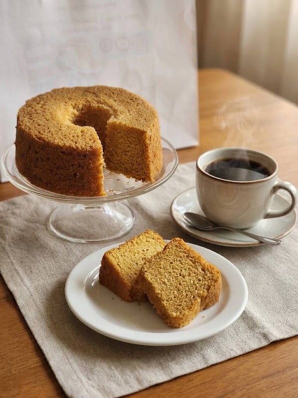 Vegan Vanilla and Lemon Round Pound Cake