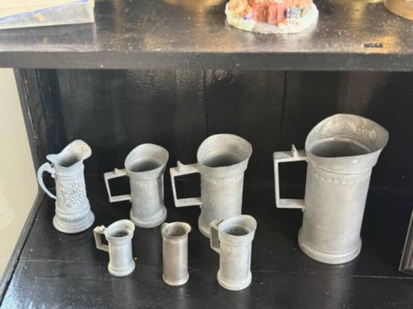 Smukke, dekorative tin-kander i klassisk design. STOR Str