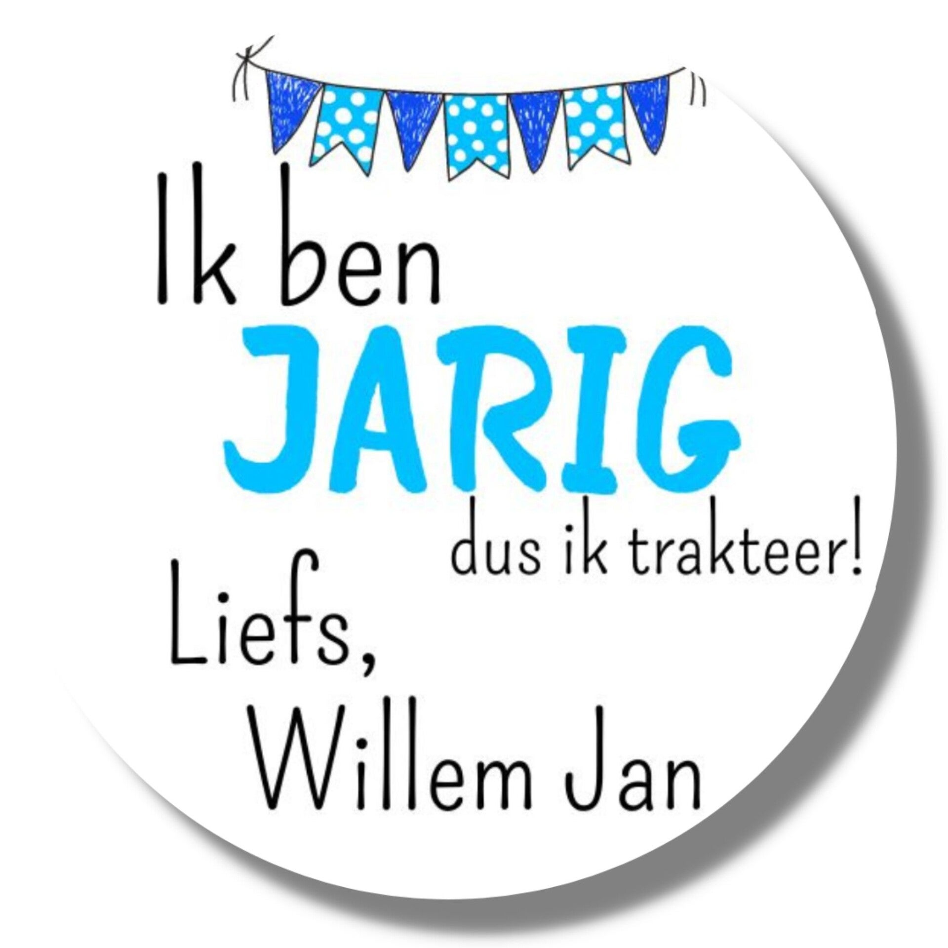 Gepersonaliseerde Stickers | Ik ben jarig dus ik trakteer, liefs | Blauw
