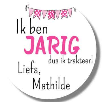 Gepersonaliseerde Stickers | Ik ben jarig dus ik trakteer, liefs | Roze