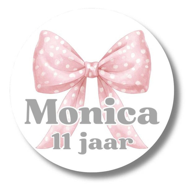 Traktatiestickers met naam en leeftijd | Roze strik | Rond 4 cm | 20 glossy stickers