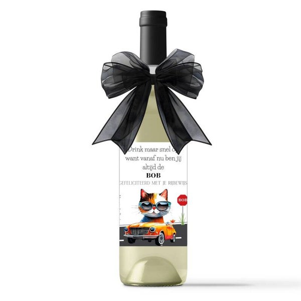 Wijncadeau Rijbewijs | Stoere Kat in Auto