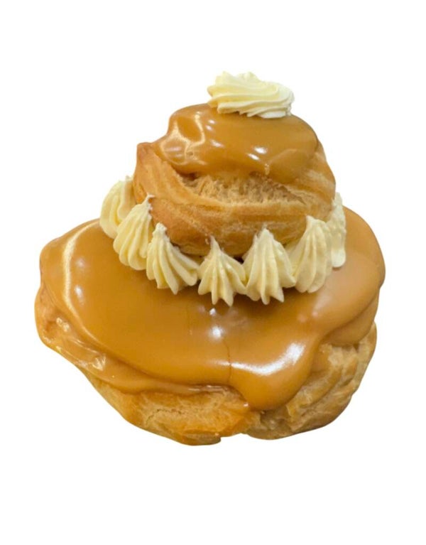 Religieuse au café