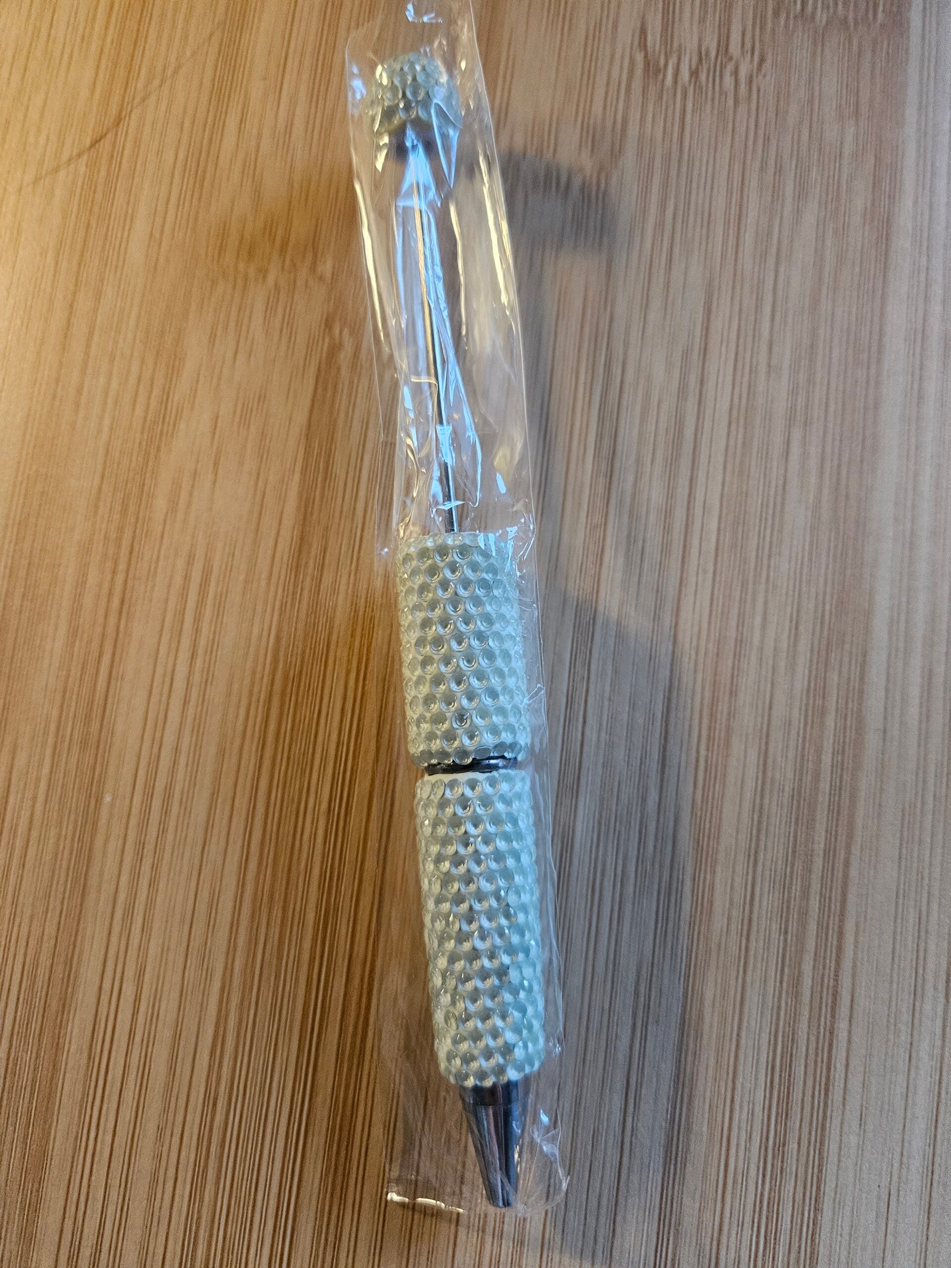 Kräm vit penna