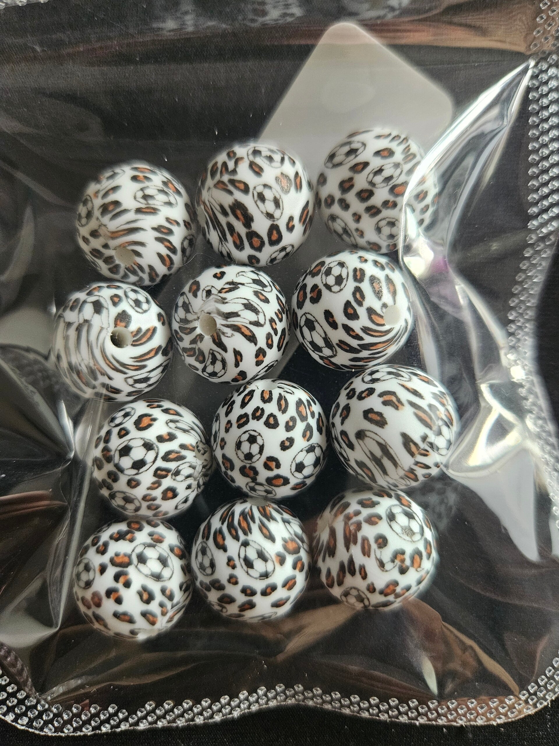 Silikonpärlor med fotboll 12 pack