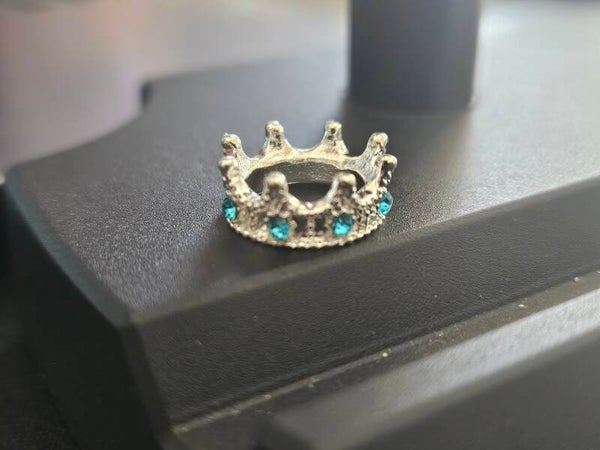 Krona med stenar