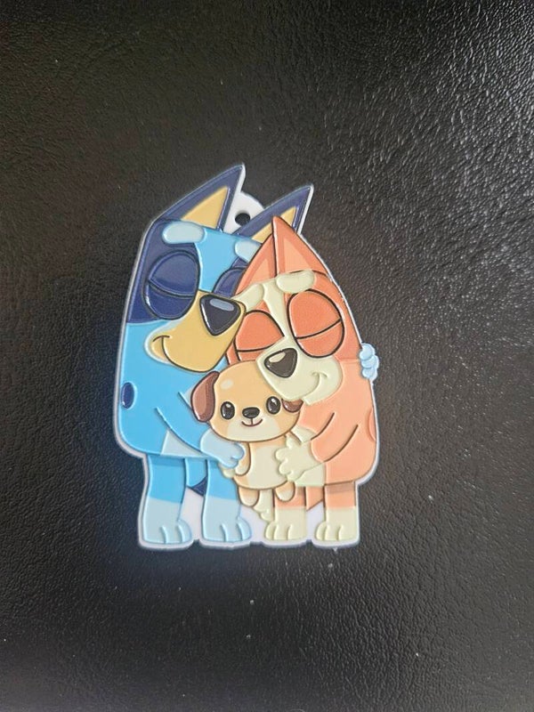 Akryl bricka med hål - bluey